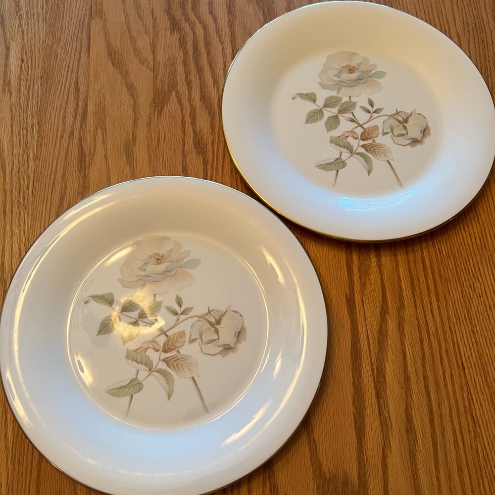 Royal Doulton Yorkshire Rose Dinner Plates